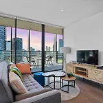 Absolute Bay View Waterfront Getaway Apt 2B2B1C