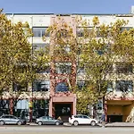 Paris End Of St Kilda Apartment