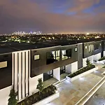 Ruckers Hill Northcote Penthouse