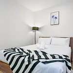 Luxe Lonsdale - Your City Retreat In Melbourne