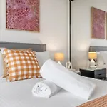 Chic Urban Retreat Brunswick