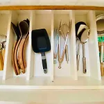 Camberwell\'S Lyrical Vintage Abode