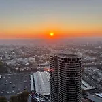 Sky View 1B1B Apt In The Cbd
