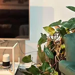 City-Edge Apartment With Free Parking
