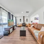 Melbourne Airport Pet Friendly Guest House