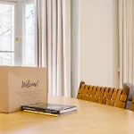 Fabulous Collins Street Luxury 2 Bedroom Apartment
