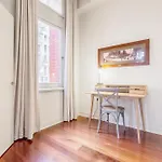 Fabulous Collins Street Luxury 2 Bedroom Apartment