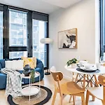 Elegant 2Br Skyline Apt Free Parking