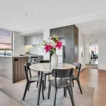 Sub-Penthouse Stunning With Water Frontage 3B2B1C