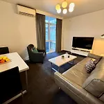 1 Bdrm With Parking, Walk To Beach