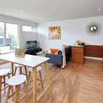 Spacious Carlton 1 Bedroom Apt With Secure Parking