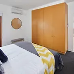 Spacious Carlton 1 Bedroom Apt With Secure Parking