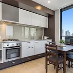 2-Bed Unit With Balcony Near Southbank Restaurants