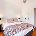 Flinders Find - A Spacious City Haven For Couples