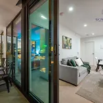 Wow Apartment On Sutherland