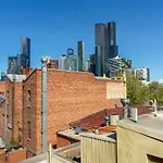 Madecomfy Spacious Cbd Apartment In Prime Location