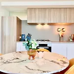 Highrise View 1King1Queen 2Baths