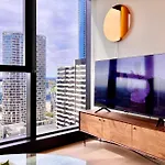 Highrise View 1King1Queen 2Baths