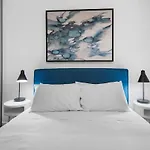 Newly Renovated South Yarra 2Br Apt With Parking