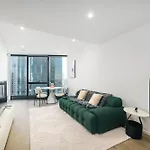 Elevated Lifestyle In Melb Landmark- Spacious 2B2B