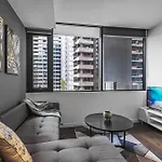 City Dream 2Br1Ba Apt Melbournepoolgym
