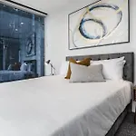 Contemporary Cbd Living From Level 23 At West Side