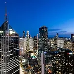 Luxury & Cosy Apartment In Cbd With Wi-Fi & Parking