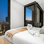 Luxury & Cosy Apartment In Cbd With Wi-Fi & Parking