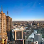 Luxury & Cosy Apartment In Cbd With Wi-Fi & Parking