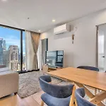 3Br 2Ba Chic Apt With Parking