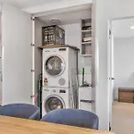 3Br 2Ba Chic Apt With Parking