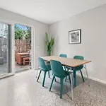 Convenient Bayside Living At The Edge Of The City