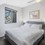 Convenient Bayside Living At The Edge Of The City
