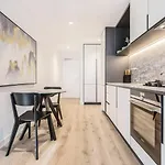 West Side Trendy Dynamic Melbourne Cbd Lifestyle
