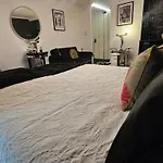 Chic Toorak Studio
