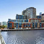 Luxury Premium 2-Bedroom Oasis Near Yarra River