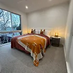 Stunning Townhouse - 10 Min To Cbd