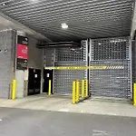 Next To Marvel Stadium 2Br Free Parking