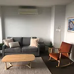 City Views Apt Free Parking Wifi Gym Pool