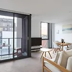 Northside Rendezvous - A Stylish Couples\' Hideaway