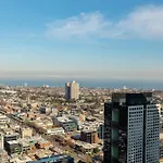 Luxury Sky-High Apt W Stunning Views & Parking