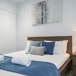 Lovely 2Br Apartment Balcony Wifi Cbd