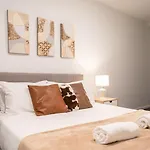 Pleasant &Bright 2Br2Ba Apt Footscray Pool
