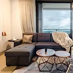 Luxury Living On Top Floors 3 Bedroom Melbournecbd