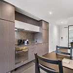 Contemporary 1-Bed Apartment With Pool And Gym