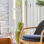 Renovated Brilliance In Bayside Albert Park