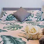#5909 Infinity Heights Central Luxury 3-Bedroom Condo With Heated Pool & Gym