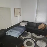 Spacious Richmond One Bed Apartment