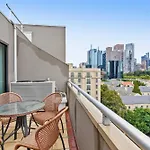 Spacious 3-Bed Apartment By The Mcg