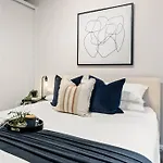 Urban Oasis In Toorak